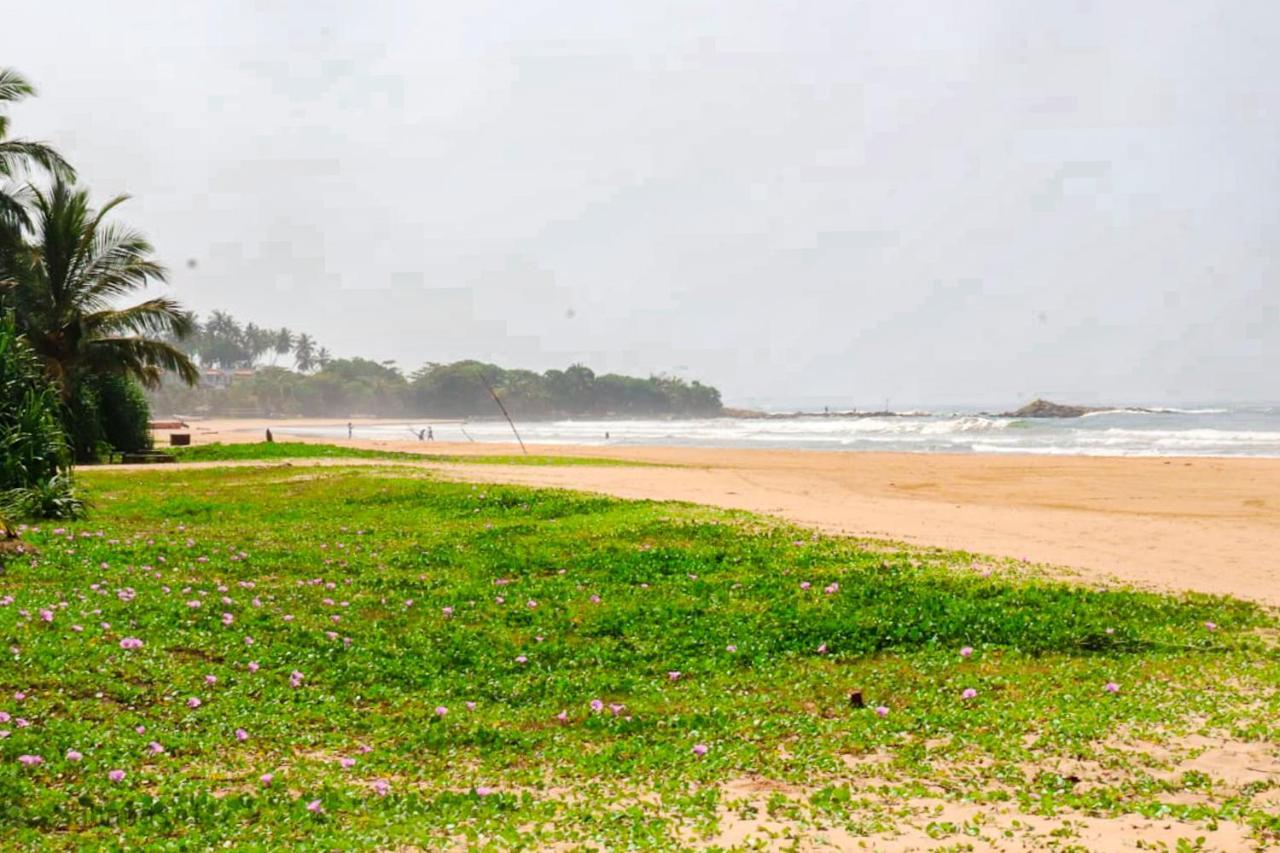 Sahana Sri Villa Bentota Exterior photo